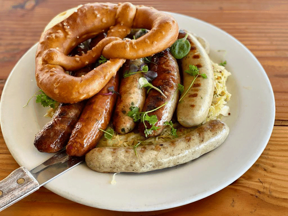 Brotzeit--Brotzeit-Lokal.gif